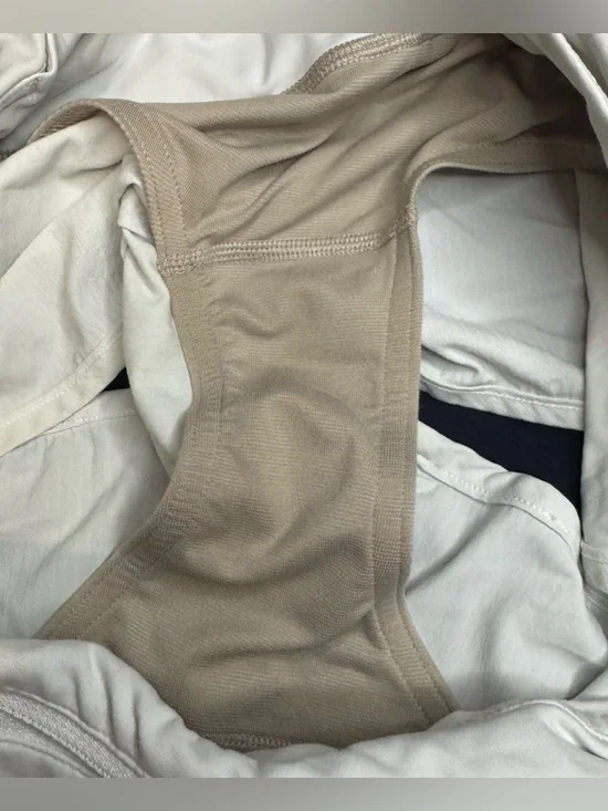 Lululemon Speed Up Shorts – White  size 8 - Picture 5 of 5